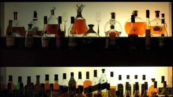 盈策略 白酒公司高管集体大降薪，白酒企业这是怎么了？